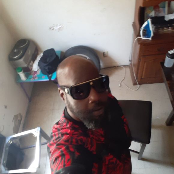 Meet your Posher, Recardo - Picture 1 of 1